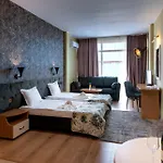 Хотел авеню 2*
