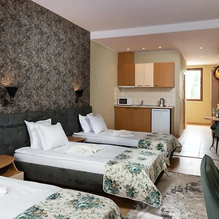 Avenue Hotel