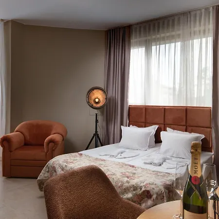 Avenue Sluneční pobřeží