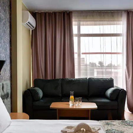 Avenue Hotel 2*
