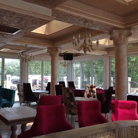 Hotel Avenue 2*