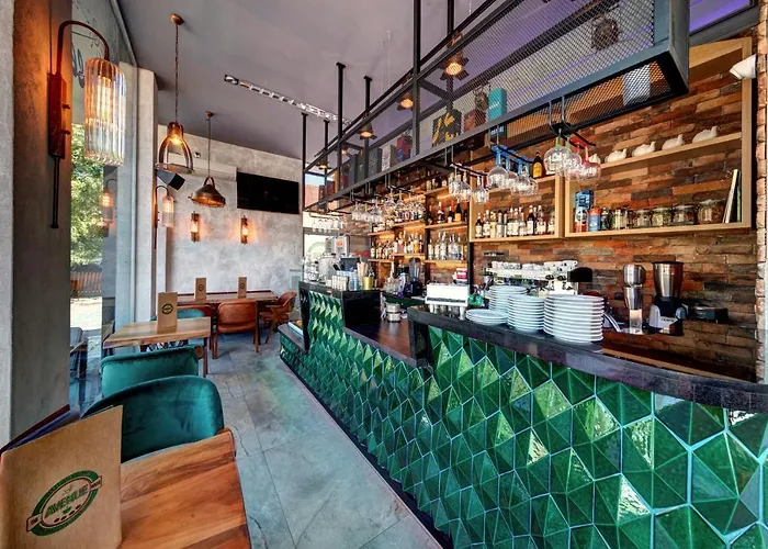 Avenue Hotel