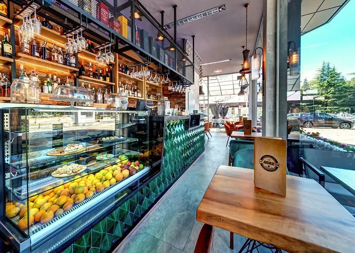 Avenue 2* Sluneční pobřeží