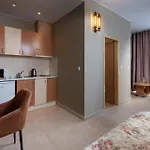 Avenue 2* Sluneční pobřeží