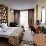 Avenue Sluneční pobřeží