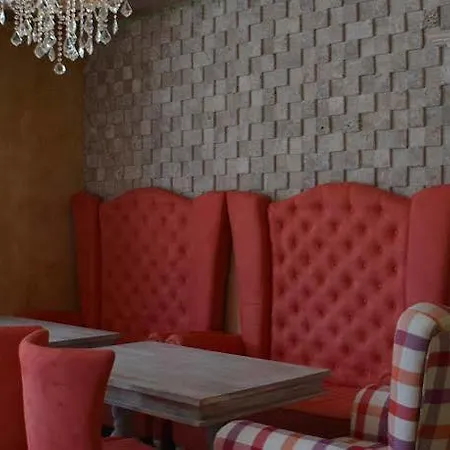 Avenue Hotel 2*